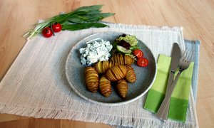 Fächer-Kartoffeln mit Bärlauch-Dip