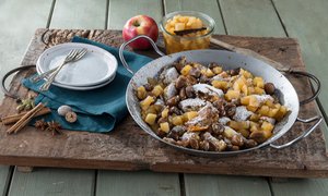 Kartoffel-Maronenkaiserschmarrn mit Ahorn-Apfelmus