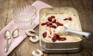 Vanillekipferleis mit Gewürzkirschen