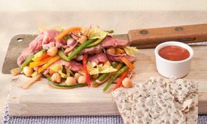 Pochiertes Roastbeef  mit Leinölgemüse und Kichererbsen